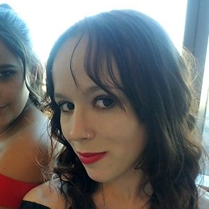 Meet your Posher, Cassandra